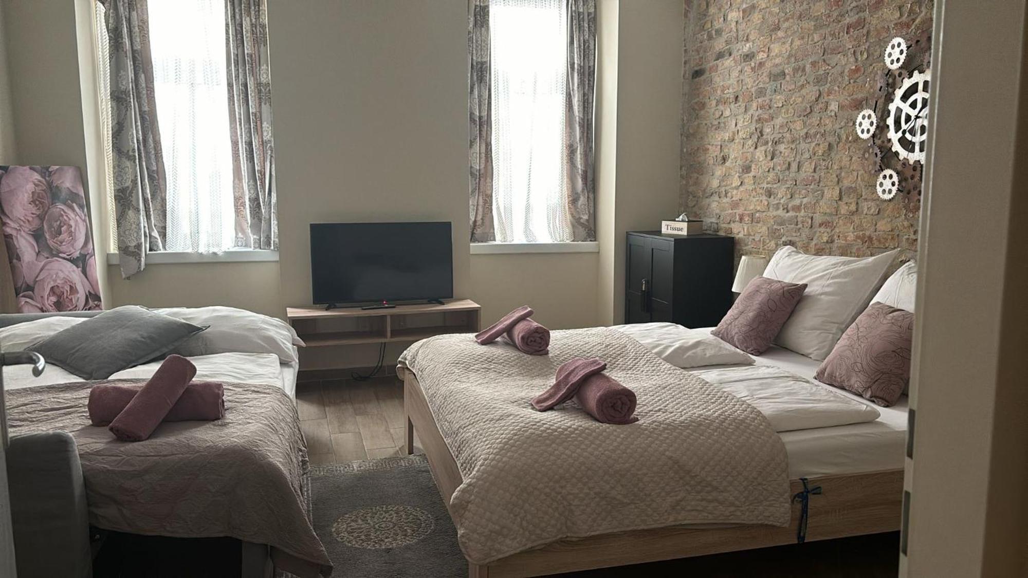 Comfortable Romantic 1 Bedroom Apartment Near Augarten Vienna Exterior photo